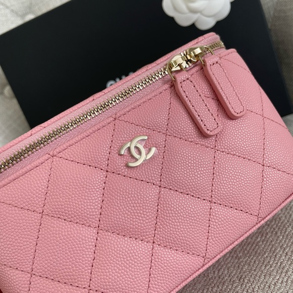 22C Sakura Pink Caviar Vanity - Picture 7 of 14